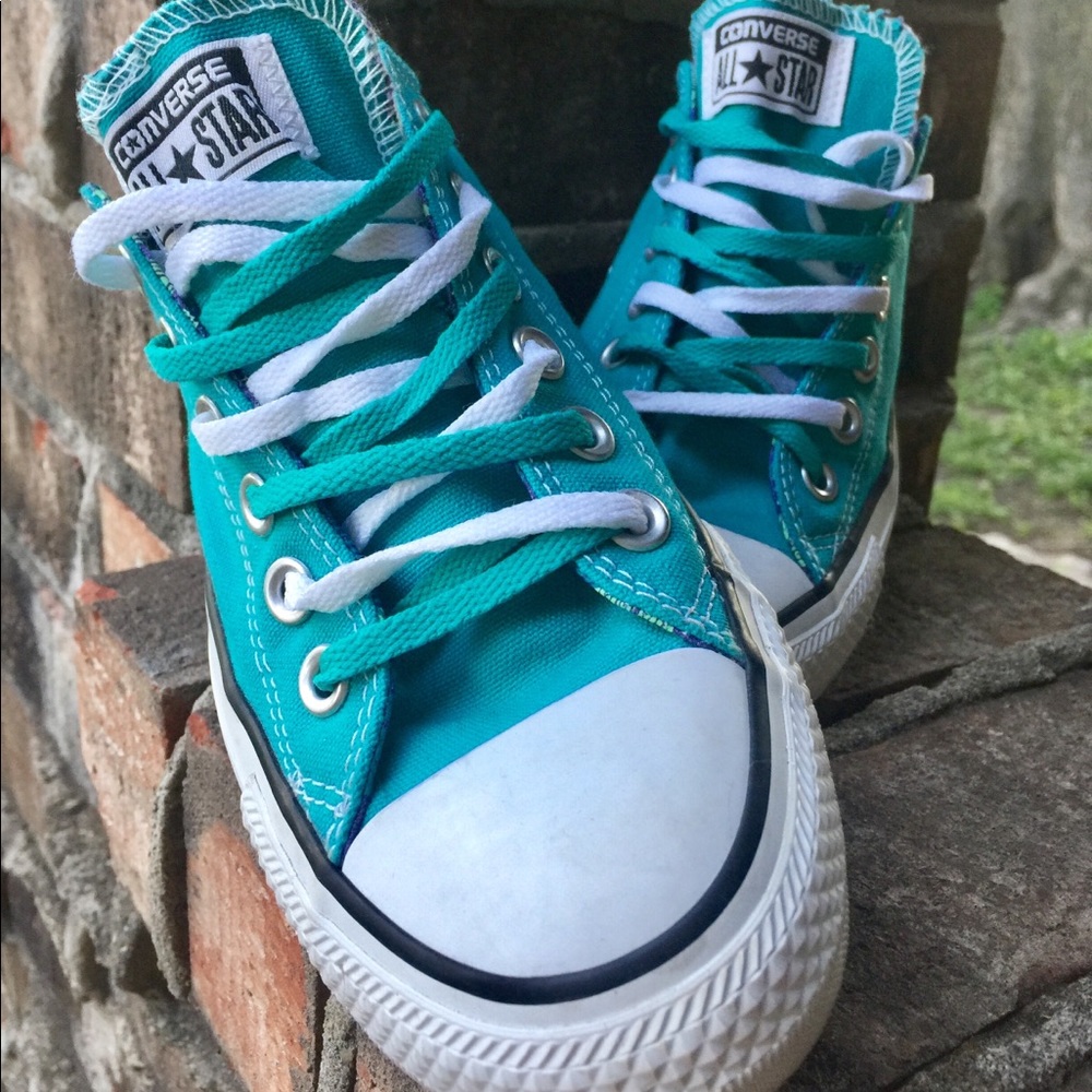 NWOT Aqua blue teal converse shoes